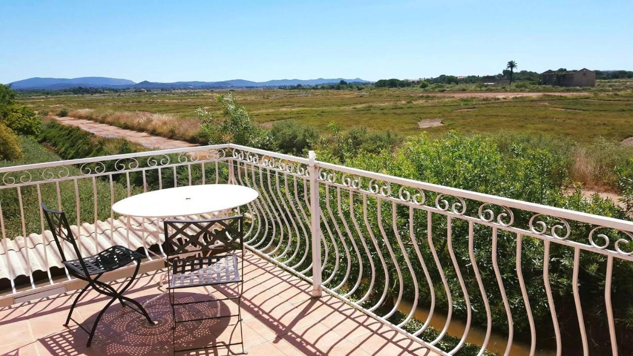 Studio 2 Personnes Vue Marais Salant Parking Et Terrasse Proche Commodite Йер Экстерьер фото